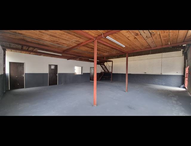 260M² OFFICE TO LET IN QUEENSMEAD INDUSTRIA
